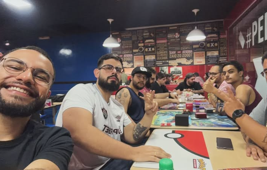 Domino’s vira ponto de encontro para fãs de TCGs em Juiz de Fora